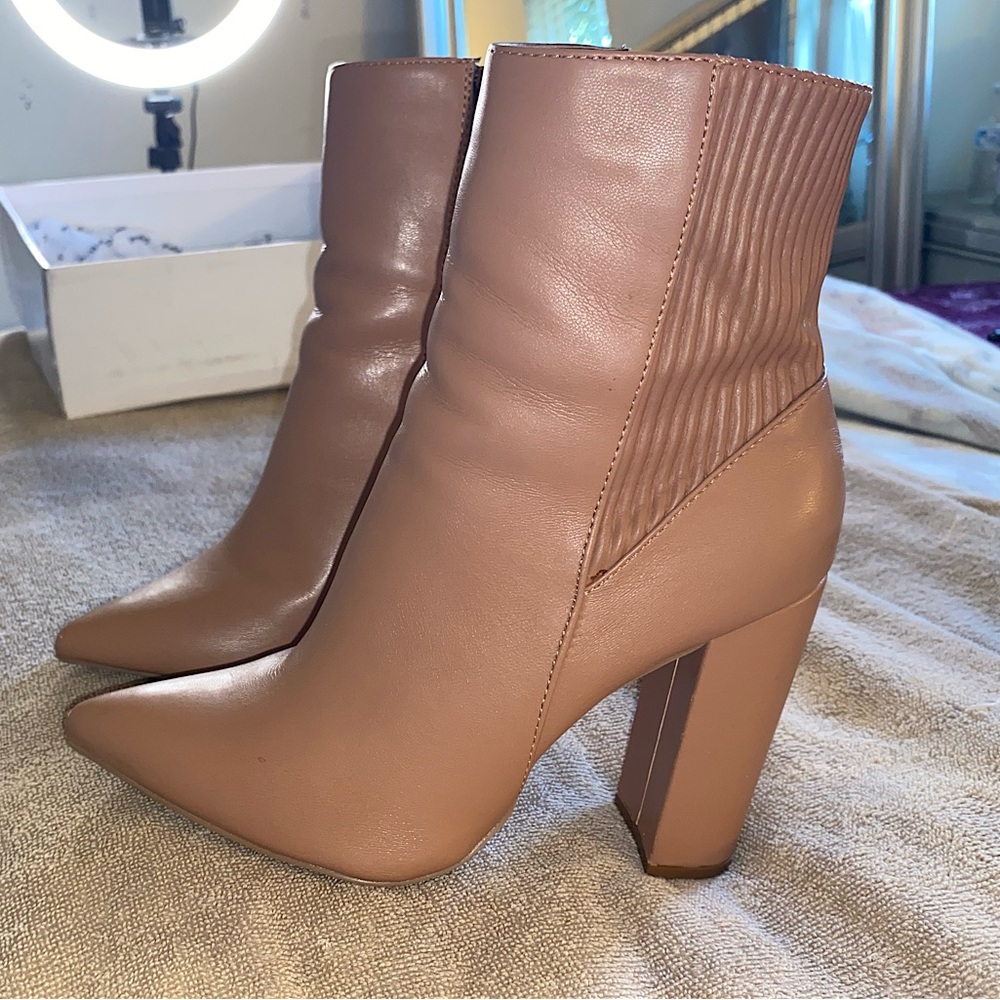 Quipid Booties